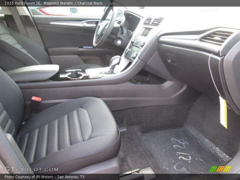 Magnetic Metallic / Charcoal Black 2015 Ford Fusion SE
