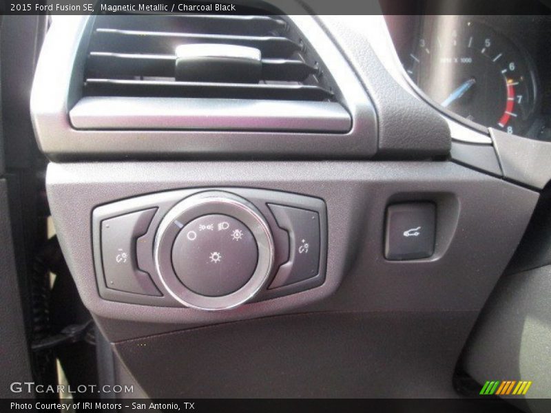 Magnetic Metallic / Charcoal Black 2015 Ford Fusion SE