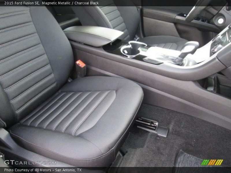 Magnetic Metallic / Charcoal Black 2015 Ford Fusion SE