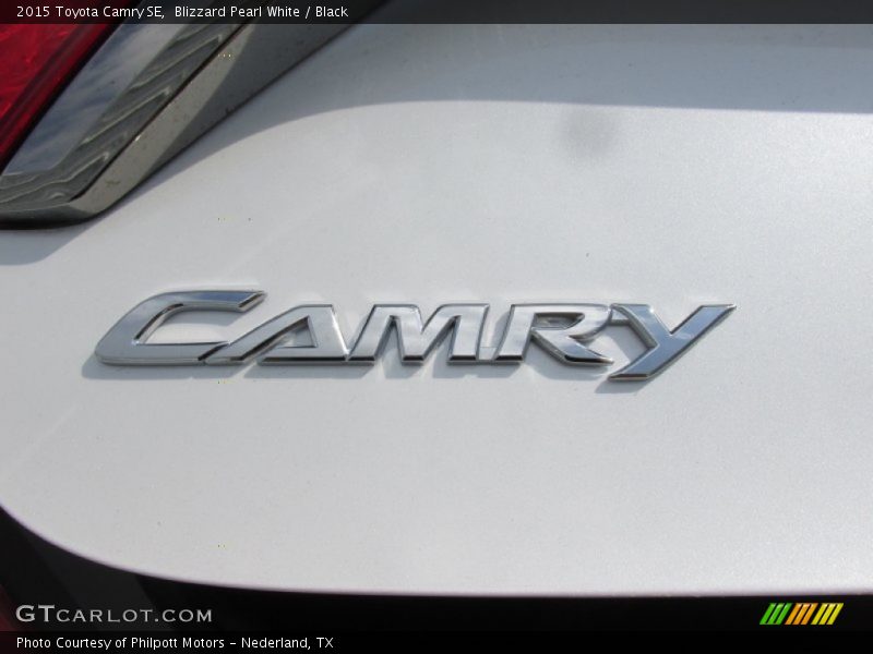 Blizzard Pearl White / Black 2015 Toyota Camry SE