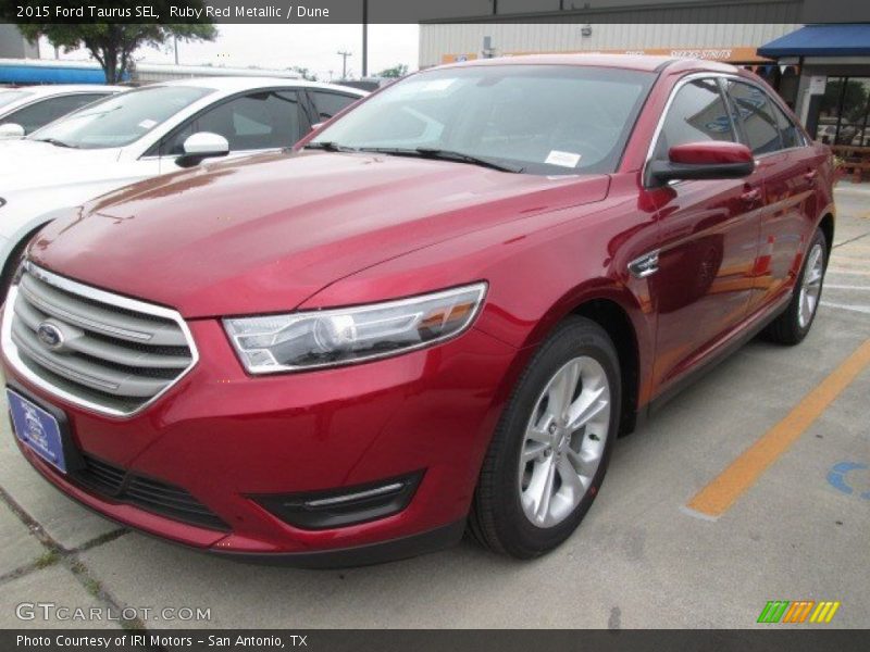 Ruby Red Metallic / Dune 2015 Ford Taurus SEL