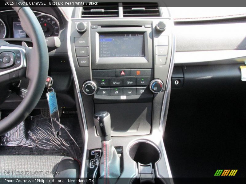 Blizzard Pearl White / Black 2015 Toyota Camry SE