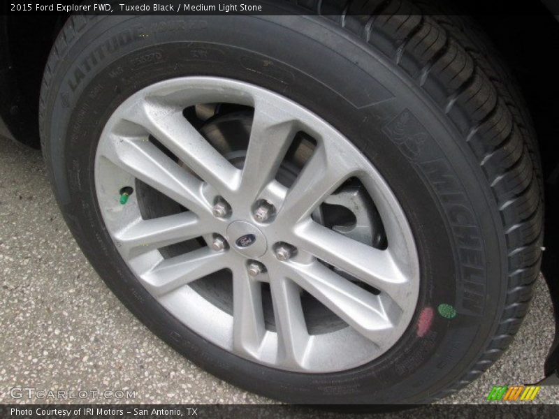 Tuxedo Black / Medium Light Stone 2015 Ford Explorer FWD
