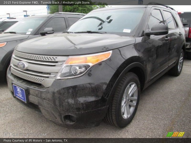 Tuxedo Black / Medium Light Stone 2015 Ford Explorer FWD