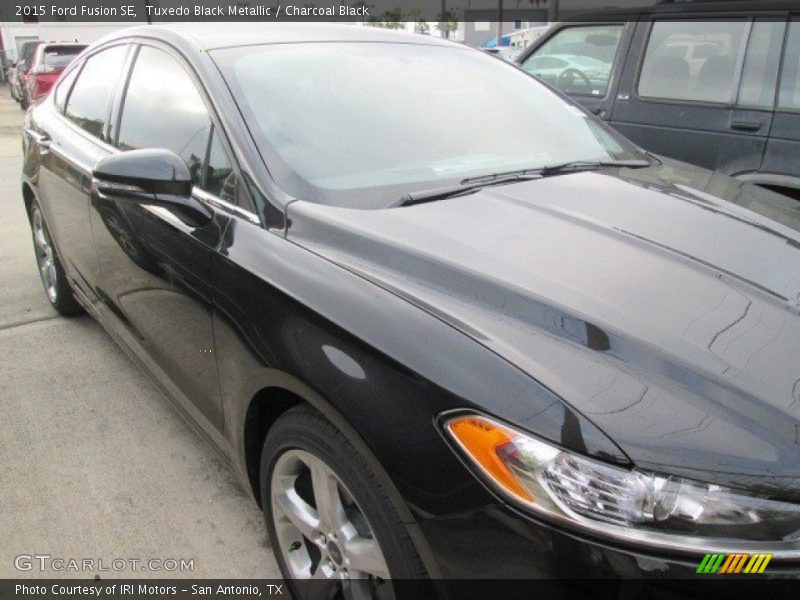 Tuxedo Black Metallic / Charcoal Black 2015 Ford Fusion SE
