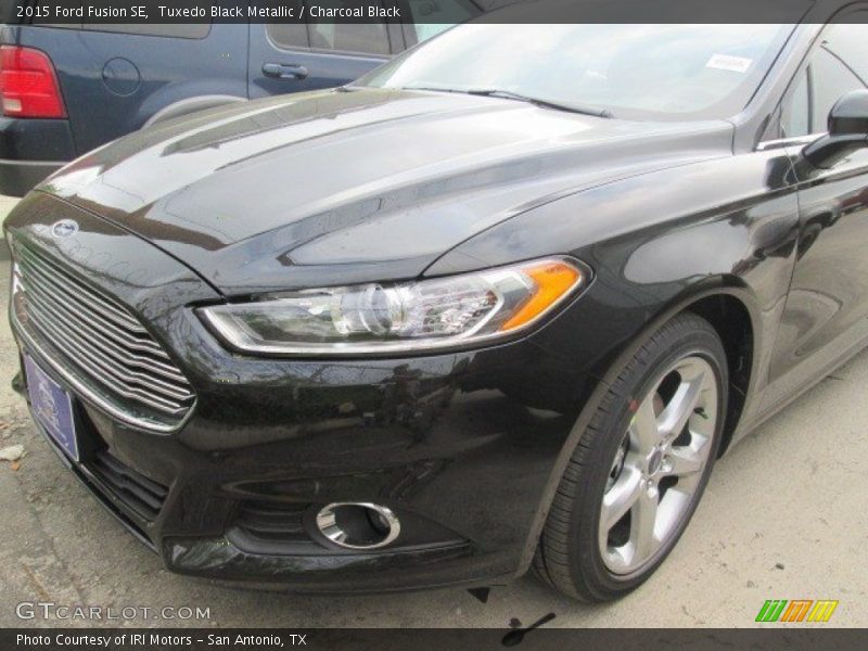 Tuxedo Black Metallic / Charcoal Black 2015 Ford Fusion SE