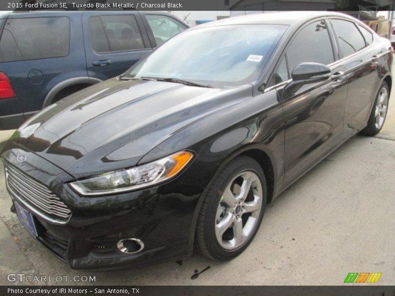 Tuxedo Black Metallic / Charcoal Black 2015 Ford Fusion SE