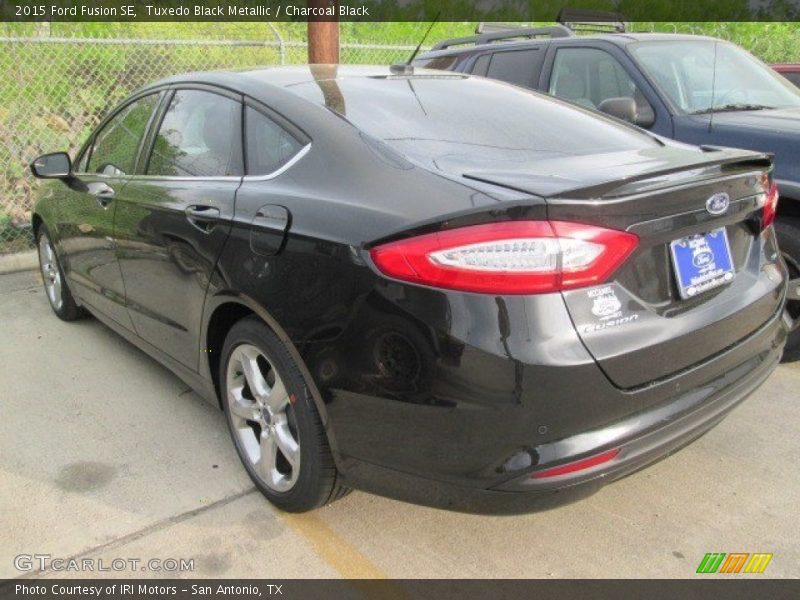 Tuxedo Black Metallic / Charcoal Black 2015 Ford Fusion SE