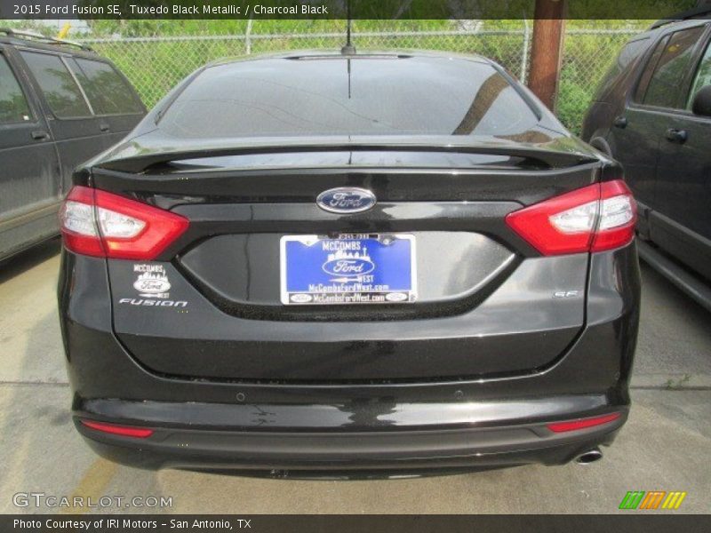 Tuxedo Black Metallic / Charcoal Black 2015 Ford Fusion SE
