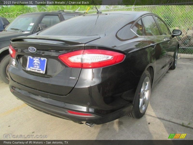 Tuxedo Black Metallic / Charcoal Black 2015 Ford Fusion SE