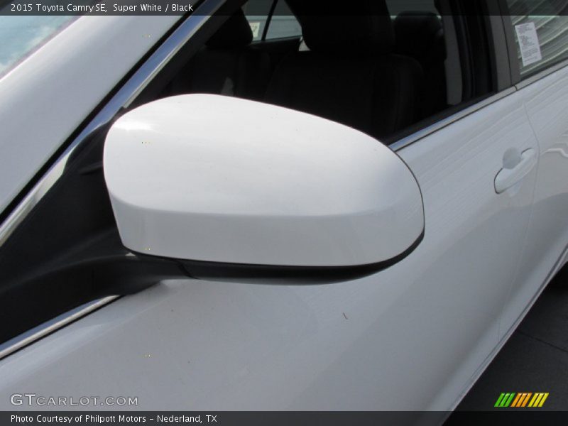 Super White / Black 2015 Toyota Camry SE