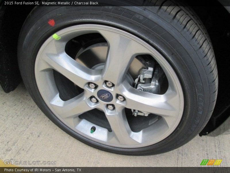 Magnetic Metallic / Charcoal Black 2015 Ford Fusion SE