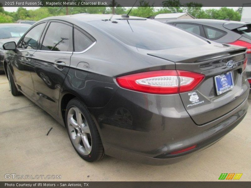 Magnetic Metallic / Charcoal Black 2015 Ford Fusion SE
