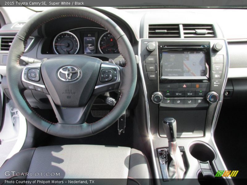 Super White / Black 2015 Toyota Camry SE