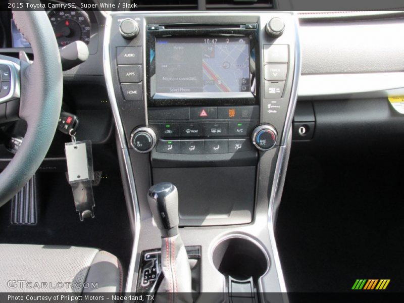 Super White / Black 2015 Toyota Camry SE