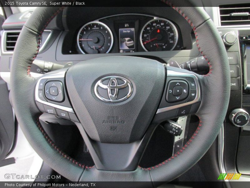 Super White / Black 2015 Toyota Camry SE