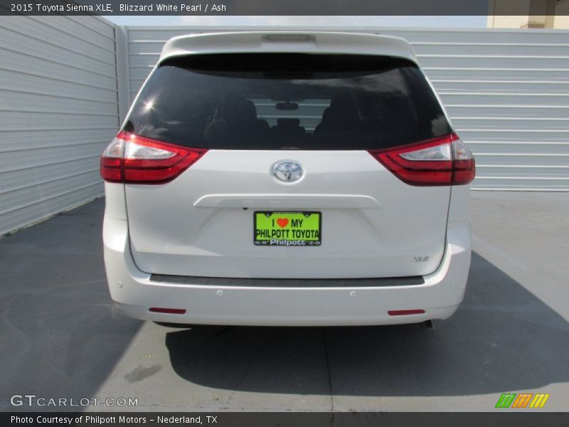 Blizzard White Pearl / Ash 2015 Toyota Sienna XLE
