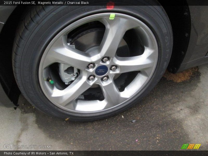 Magnetic Metallic / Charcoal Black 2015 Ford Fusion SE