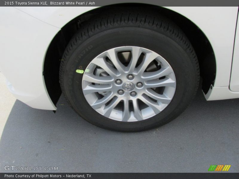Blizzard White Pearl / Ash 2015 Toyota Sienna XLE