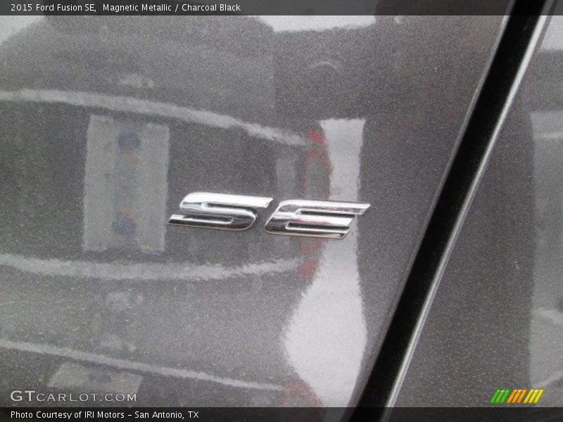 Magnetic Metallic / Charcoal Black 2015 Ford Fusion SE