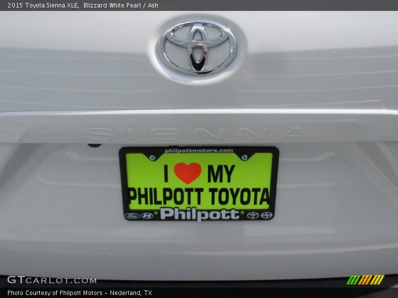 Blizzard White Pearl / Ash 2015 Toyota Sienna XLE