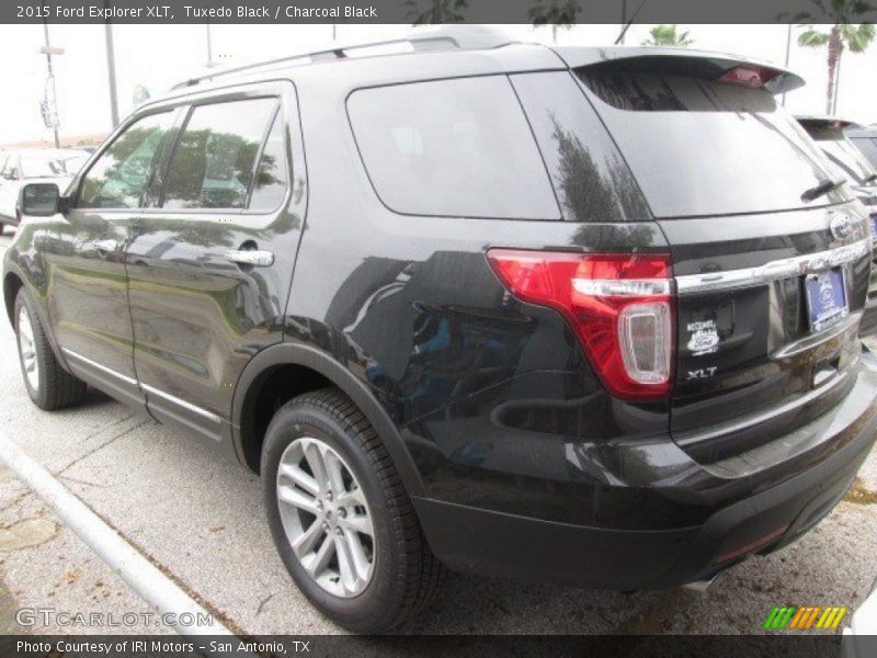 Tuxedo Black / Charcoal Black 2015 Ford Explorer XLT