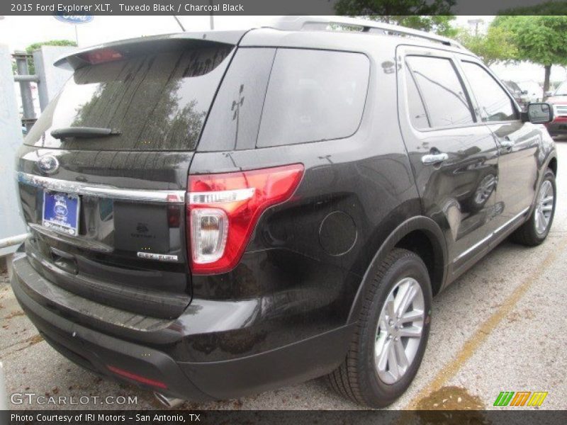 Tuxedo Black / Charcoal Black 2015 Ford Explorer XLT