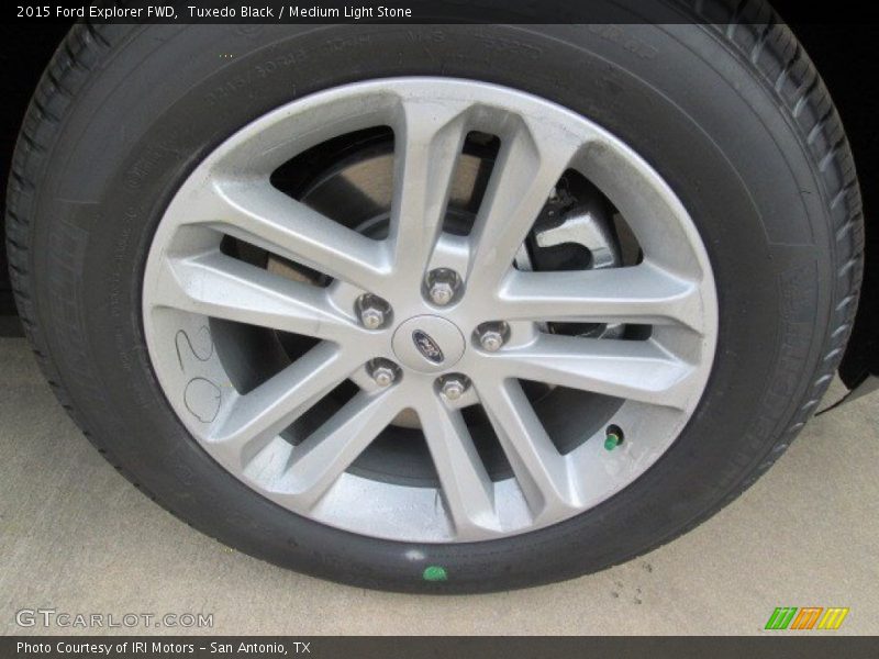 Tuxedo Black / Medium Light Stone 2015 Ford Explorer FWD