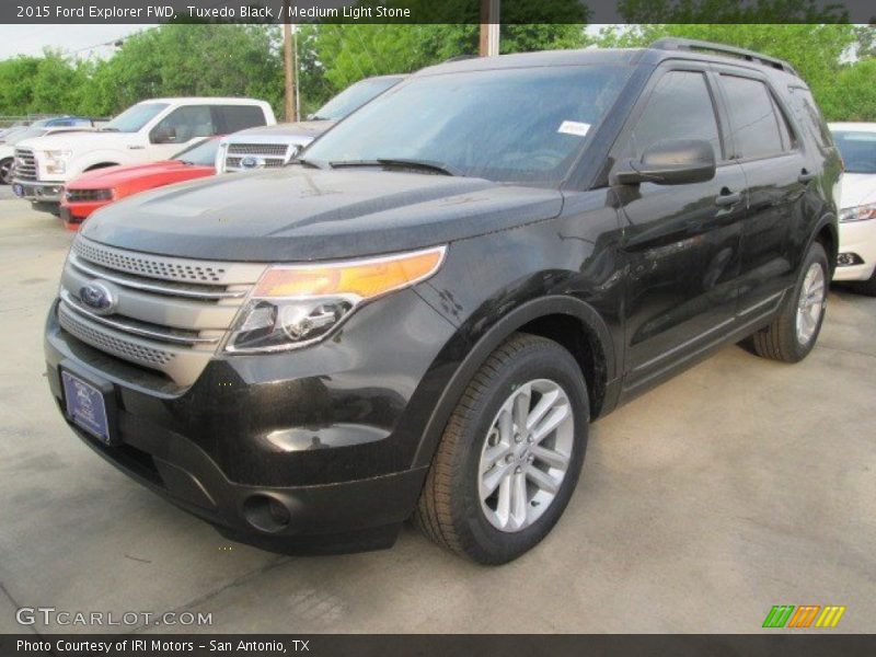 Tuxedo Black / Medium Light Stone 2015 Ford Explorer FWD