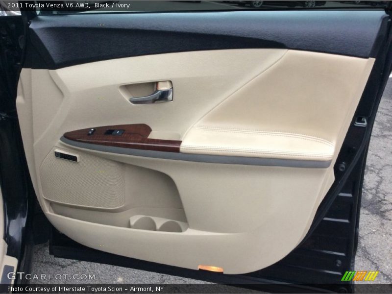 Black / Ivory 2011 Toyota Venza V6 AWD