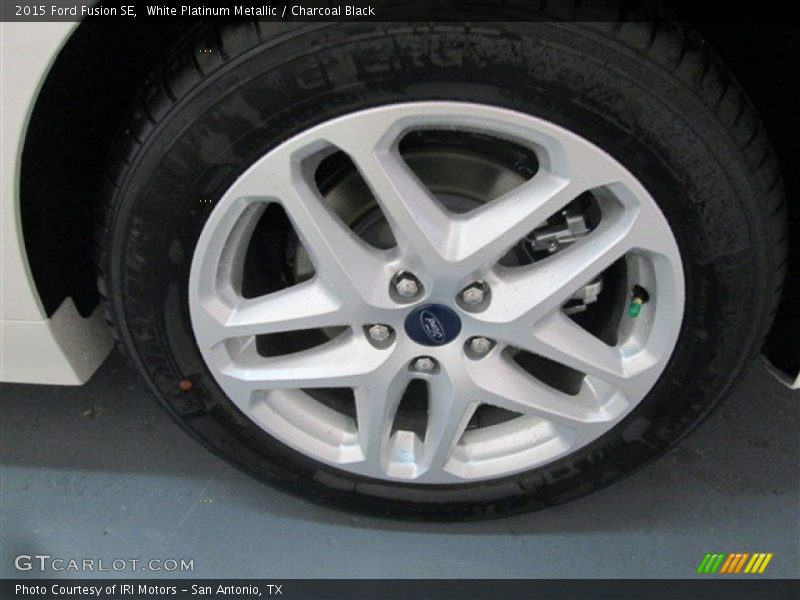 White Platinum Metallic / Charcoal Black 2015 Ford Fusion SE