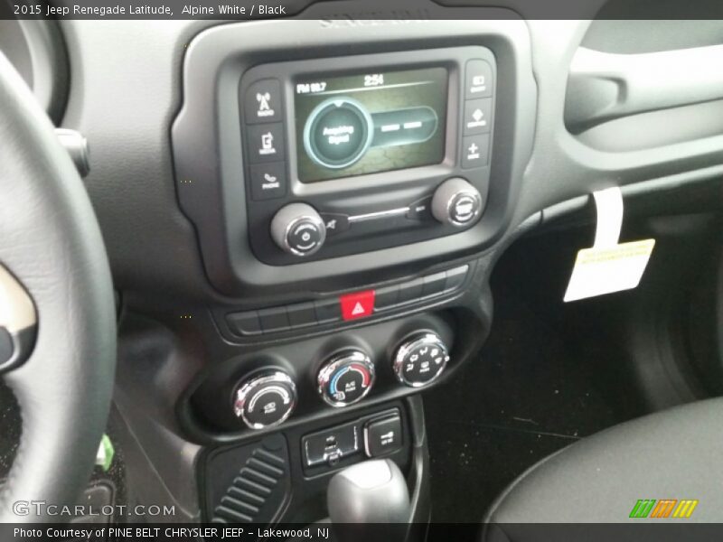 Alpine White / Black 2015 Jeep Renegade Latitude