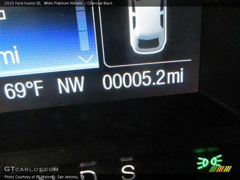 White Platinum Metallic / Charcoal Black 2015 Ford Fusion SE