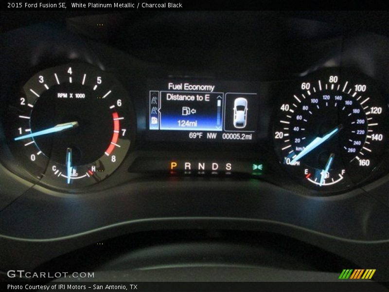 White Platinum Metallic / Charcoal Black 2015 Ford Fusion SE