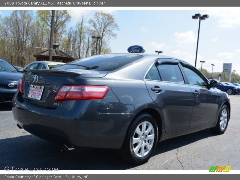 Magnetic Gray Metallic / Ash 2009 Toyota Camry XLE V6