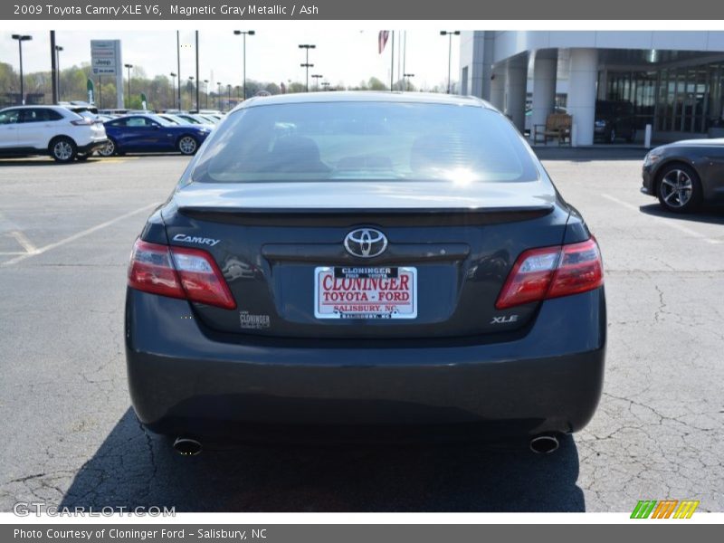 Magnetic Gray Metallic / Ash 2009 Toyota Camry XLE V6