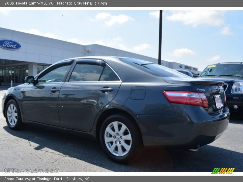 Magnetic Gray Metallic / Ash 2009 Toyota Camry XLE V6