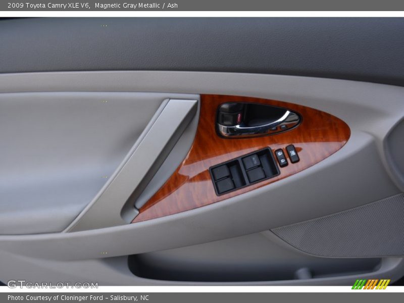 Magnetic Gray Metallic / Ash 2009 Toyota Camry XLE V6