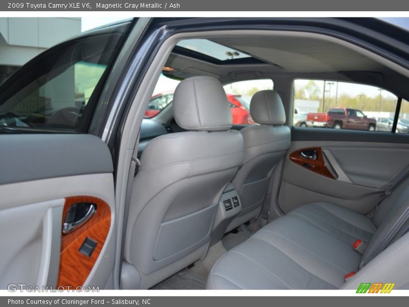 Magnetic Gray Metallic / Ash 2009 Toyota Camry XLE V6