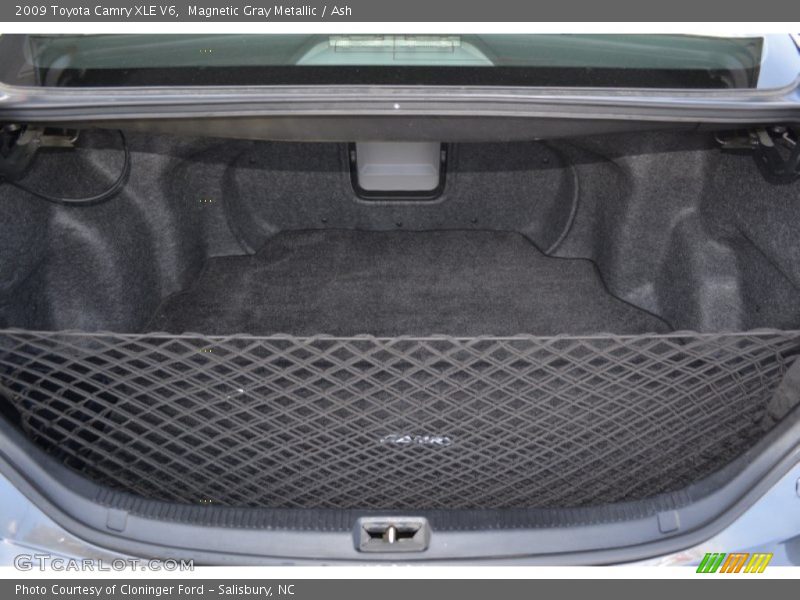 Magnetic Gray Metallic / Ash 2009 Toyota Camry XLE V6