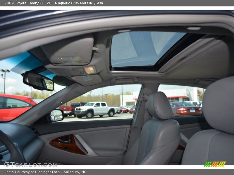 Magnetic Gray Metallic / Ash 2009 Toyota Camry XLE V6