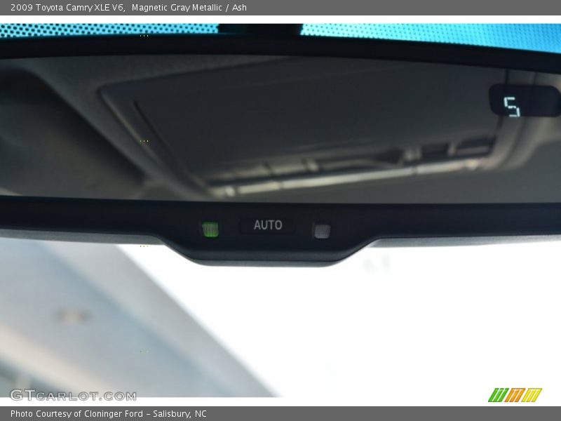 Magnetic Gray Metallic / Ash 2009 Toyota Camry XLE V6