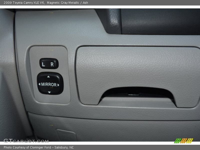 Magnetic Gray Metallic / Ash 2009 Toyota Camry XLE V6