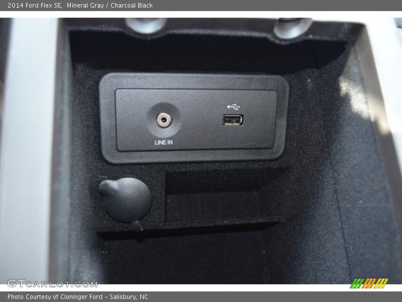 Mineral Gray / Charcoal Black 2014 Ford Flex SE