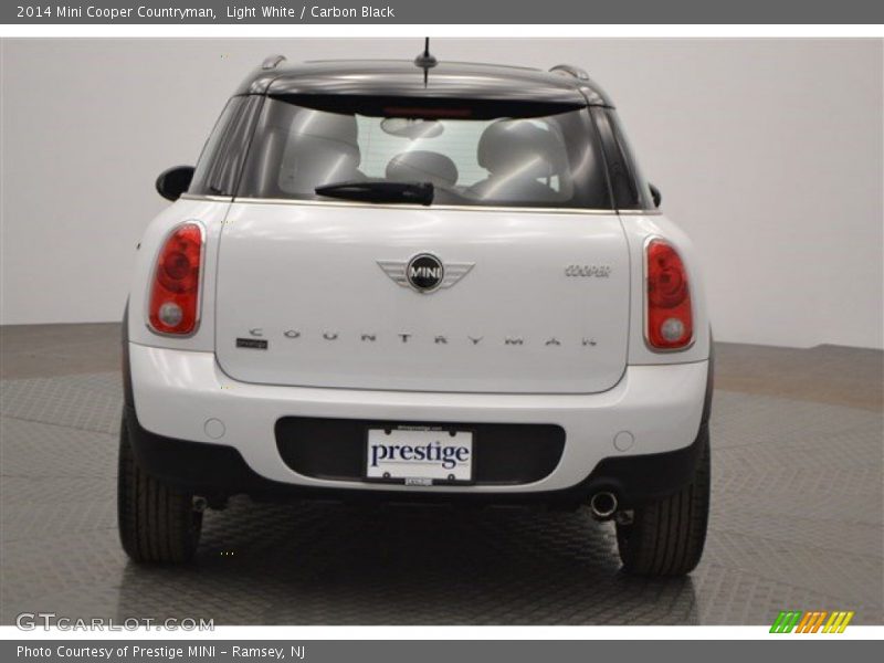 Light White / Carbon Black 2014 Mini Cooper Countryman