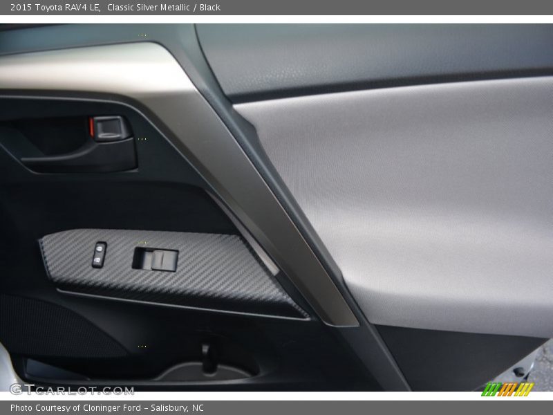 Classic Silver Metallic / Black 2015 Toyota RAV4 LE