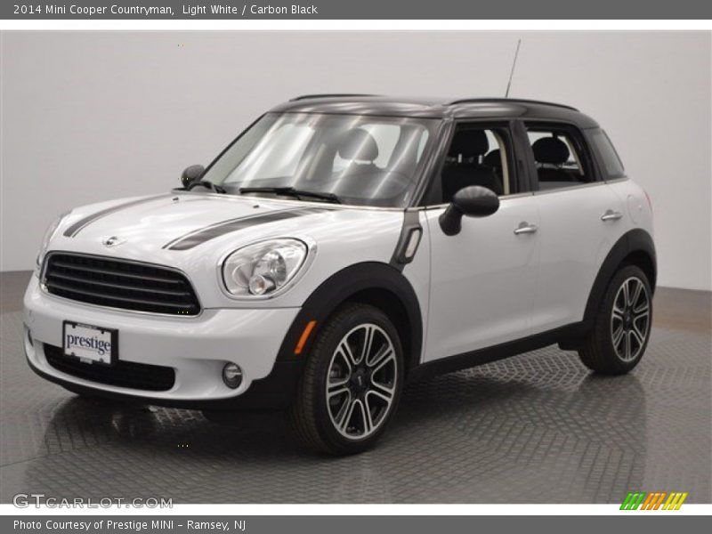 Light White / Carbon Black 2014 Mini Cooper Countryman