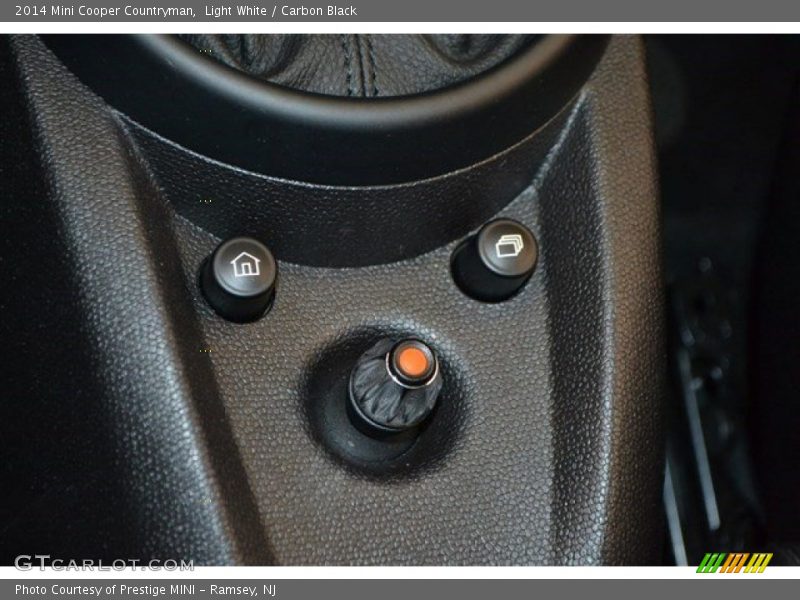 Light White / Carbon Black 2014 Mini Cooper Countryman