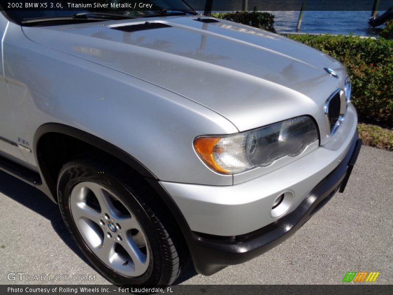 Titanium Silver Metallic / Grey 2002 BMW X5 3.0i