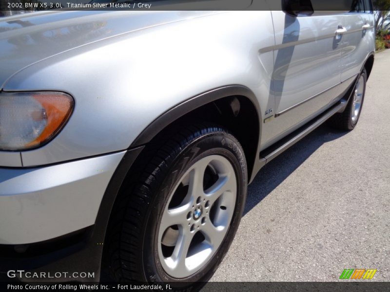 Titanium Silver Metallic / Grey 2002 BMW X5 3.0i